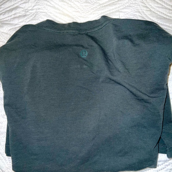 Lululemon top - Picture 2 of 2